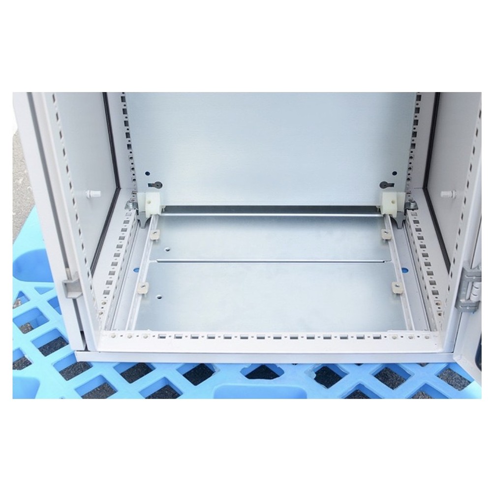 Freestanding enclosure base and mounting detail